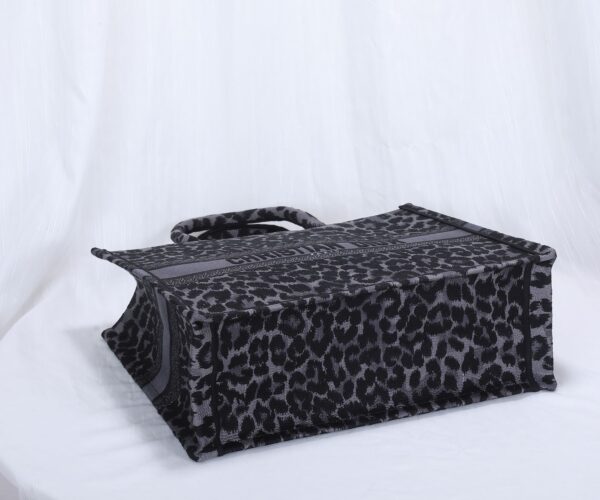Dior Book Tote Leopard Handbag - Image 3