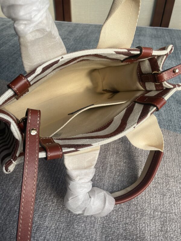 Chloe Woody’s Latest Autumn And Winter Large Tote Bag - Image 4
